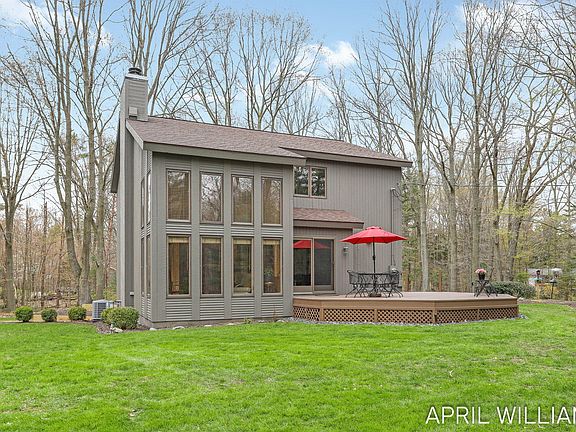 2nd image of 6801 Wildwood Dr