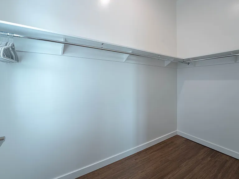 1364 E Battlefield Rd — Photo 154