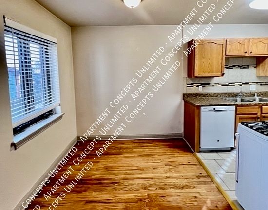 4th image of 215 E Bayaud Ave APT 3