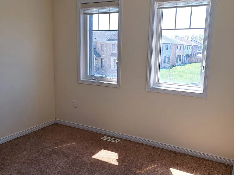 300 Bedrock Dr — Photo 16