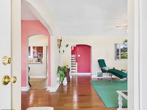 4th image of 1814 Worthington St