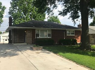 8112 Parkwood Dr, Saint Louis, MO 63123