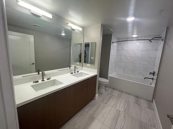 5th image of 553 W Date St #415