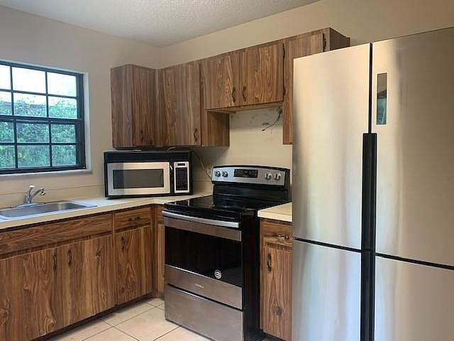 1st image of 19596 Kapok Ct