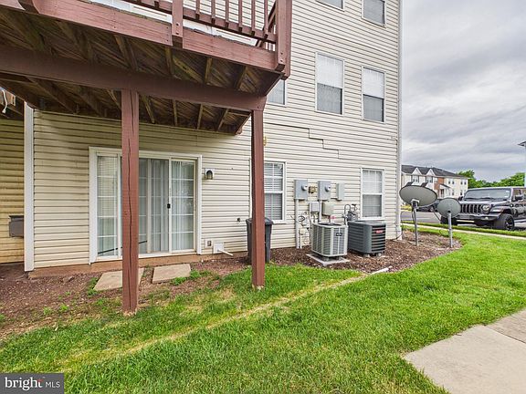 4th image of 7981 Calvary Ct