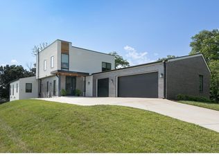 11925 Santino Ct, Saint Louis, MO 63141