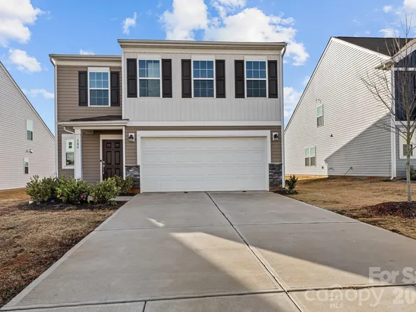 386 Hollingswood Dr, Statesville, NC 28625