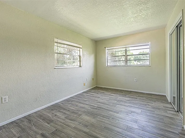 4149 Floramar Ter — Photo 17