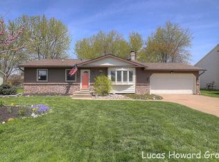 851 Springwood Dr SE, Kentwood, MI 49508