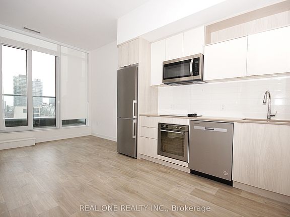 5th image of 60 Princess St #1105
