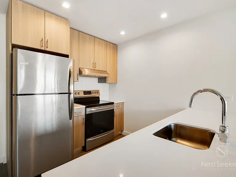 11-39 49th Ave #420 — Photo 3