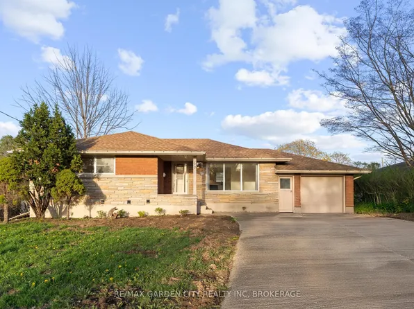 60 Wakelin Ter #2B, Saint Catharines, ON L2M 4K9