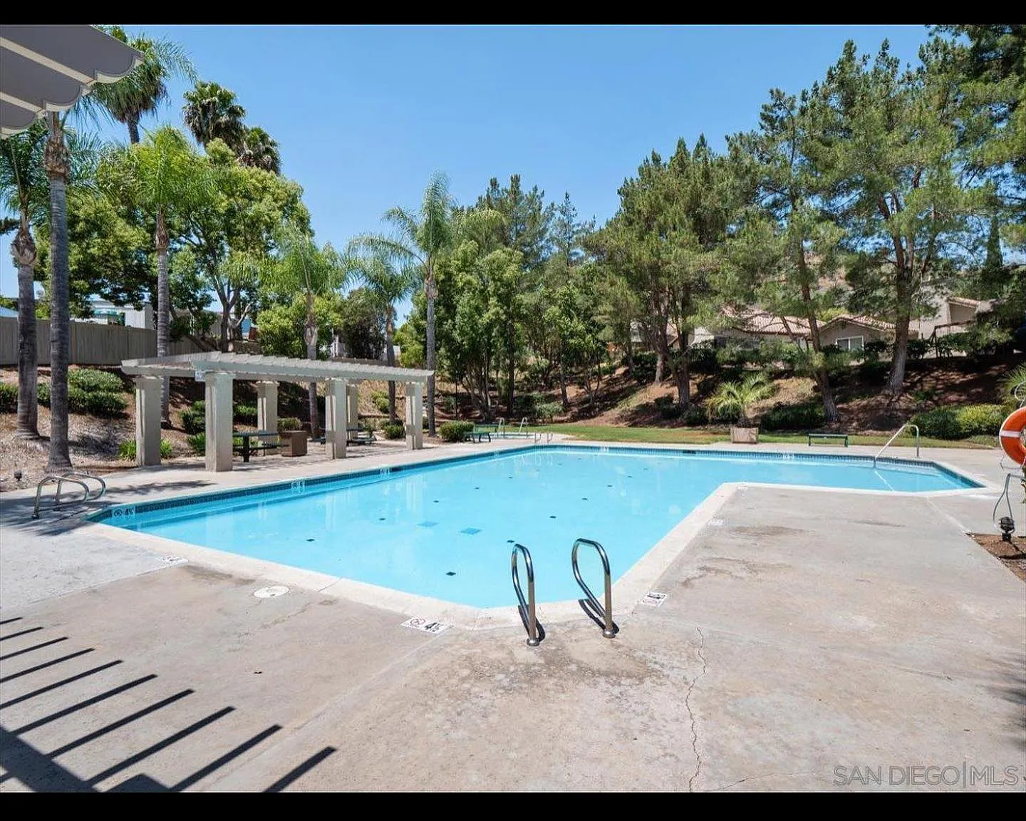 Loreto Gln, Escondido — Photo 2
