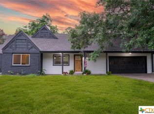 1608 Saint Vincent St, Gonzales, TX 78629