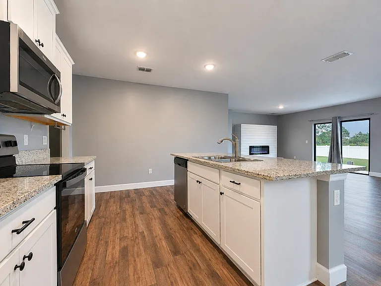 927 Remington Green Dr SE — Photo 15
