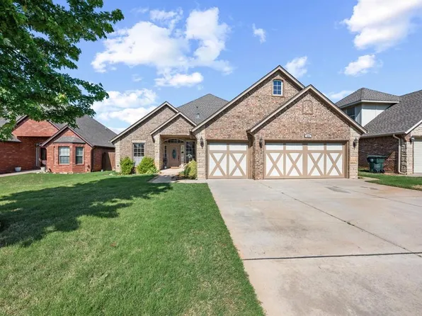933 Covington Ln, Midwest City, OK 73130