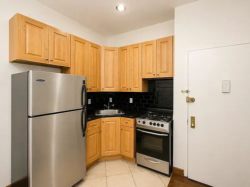 493 9th Ave #5D Photo 1