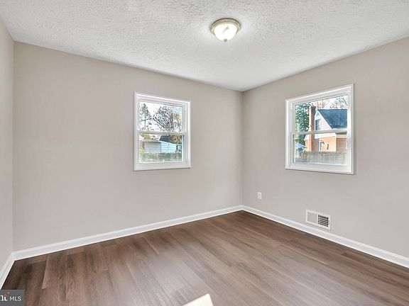 5th image of 13702 Marianna Dr