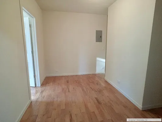 Rented by Sovereign Associates | media 30