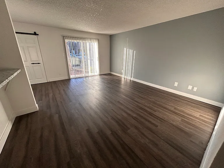 WIllowbrook Apartments — Photo 14