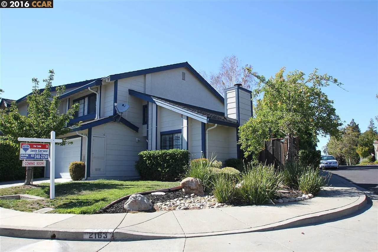 2163 Range Pl photo 1