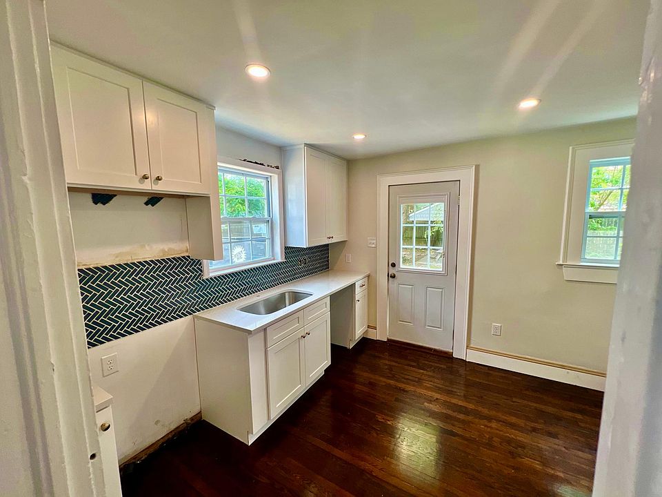1st image of 2207 Arctic Ave