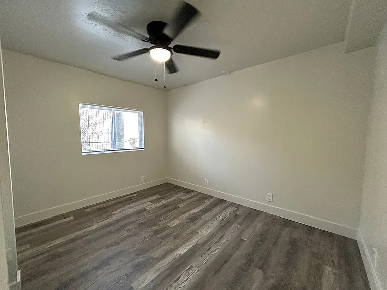 951 N Redwood Rd — Photo 7