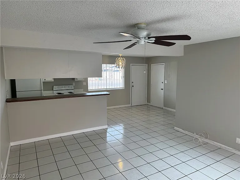 2158 E Desert Inn Rd — Photo 8