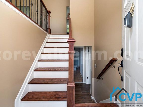 4th image of 930 Autumn Valley Ln