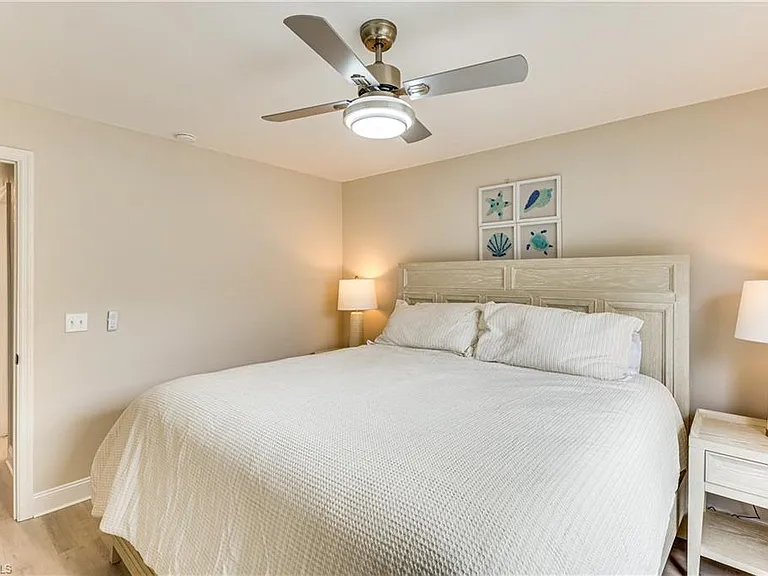 6030 Perthshire Ln — Photo 23