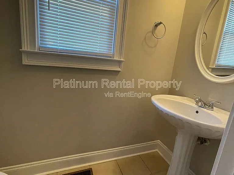 750 Terry St SE — Photo 25