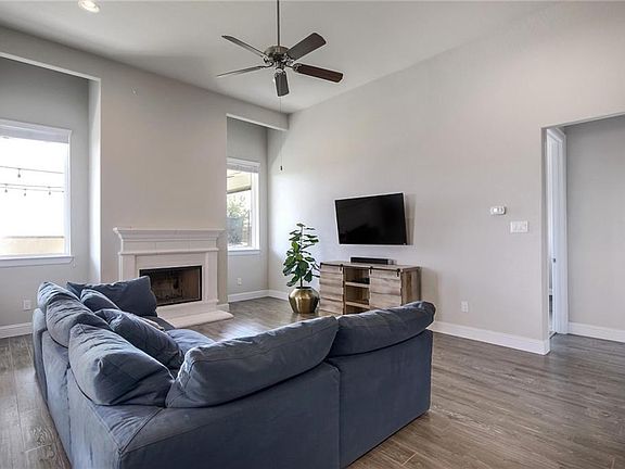 4th image of 3228 Prentiss Ln