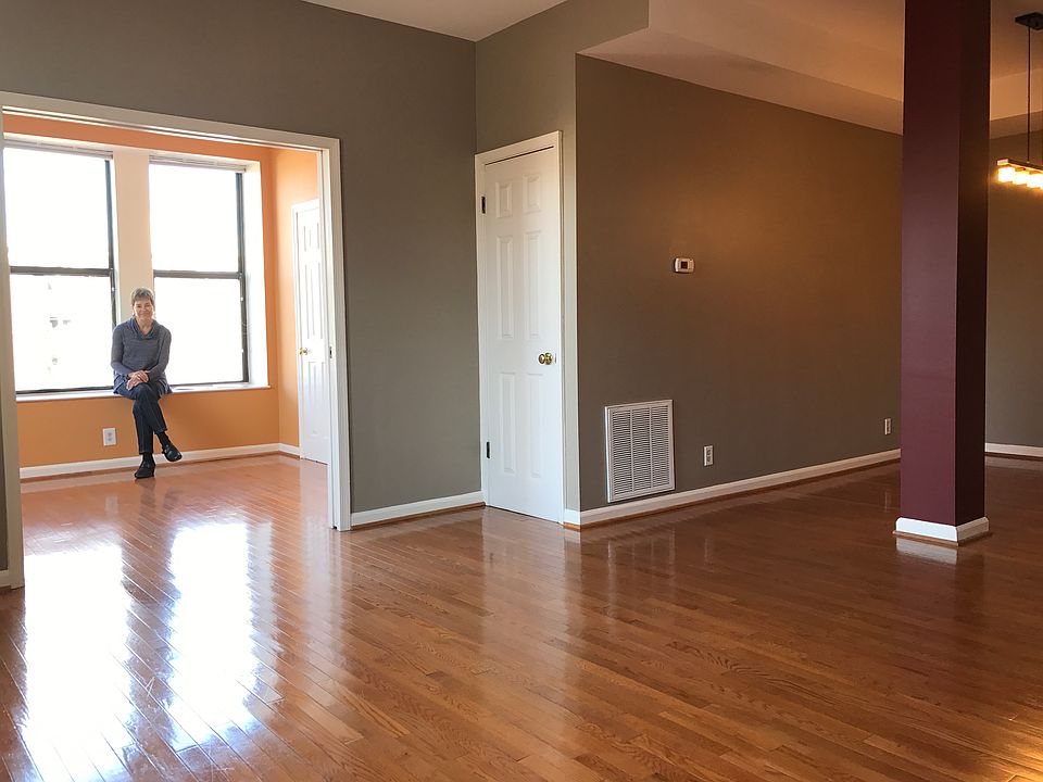 living room/2nd bedroom