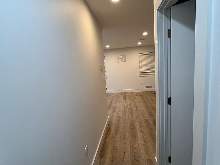 Lockwood Dr — Photo 3