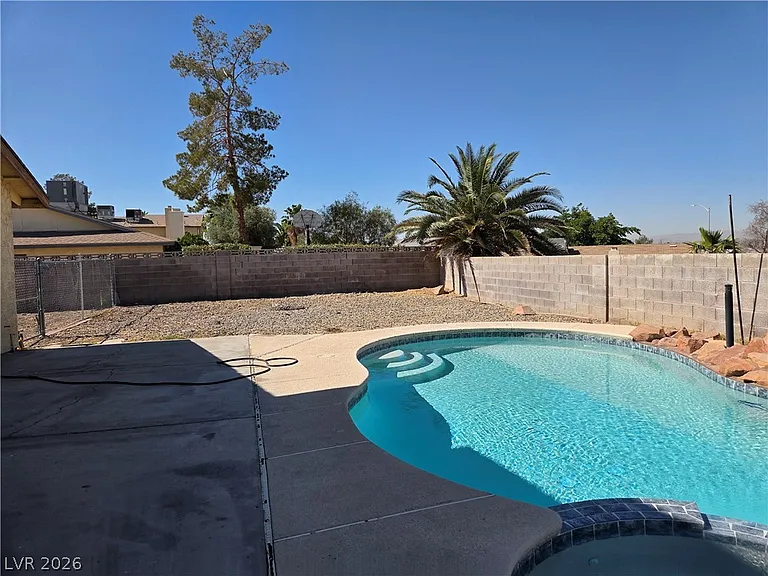 1745 Mount Hood St — Photo 61