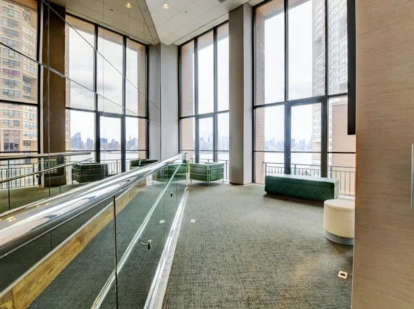 7004 Blvd East image 4 of 30