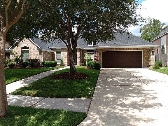 3rd image of 15911 Maple Shores Dr