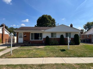 19436 Donna St, Livonia, MI 48152