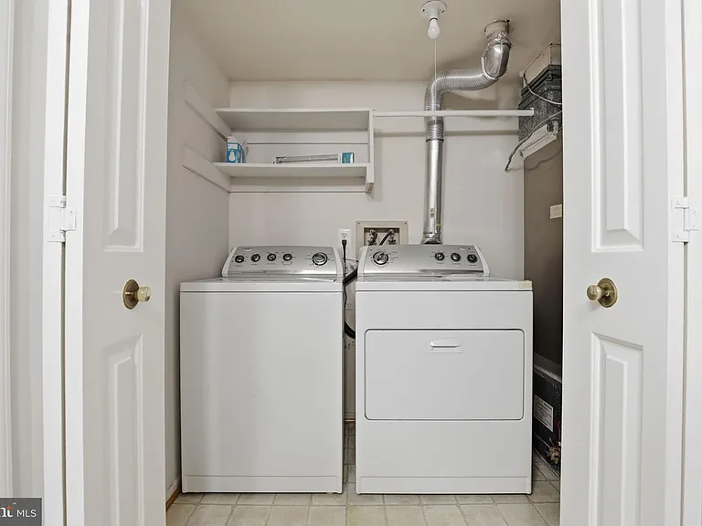 119 Fort Evans Rd SE #B — Photo 24