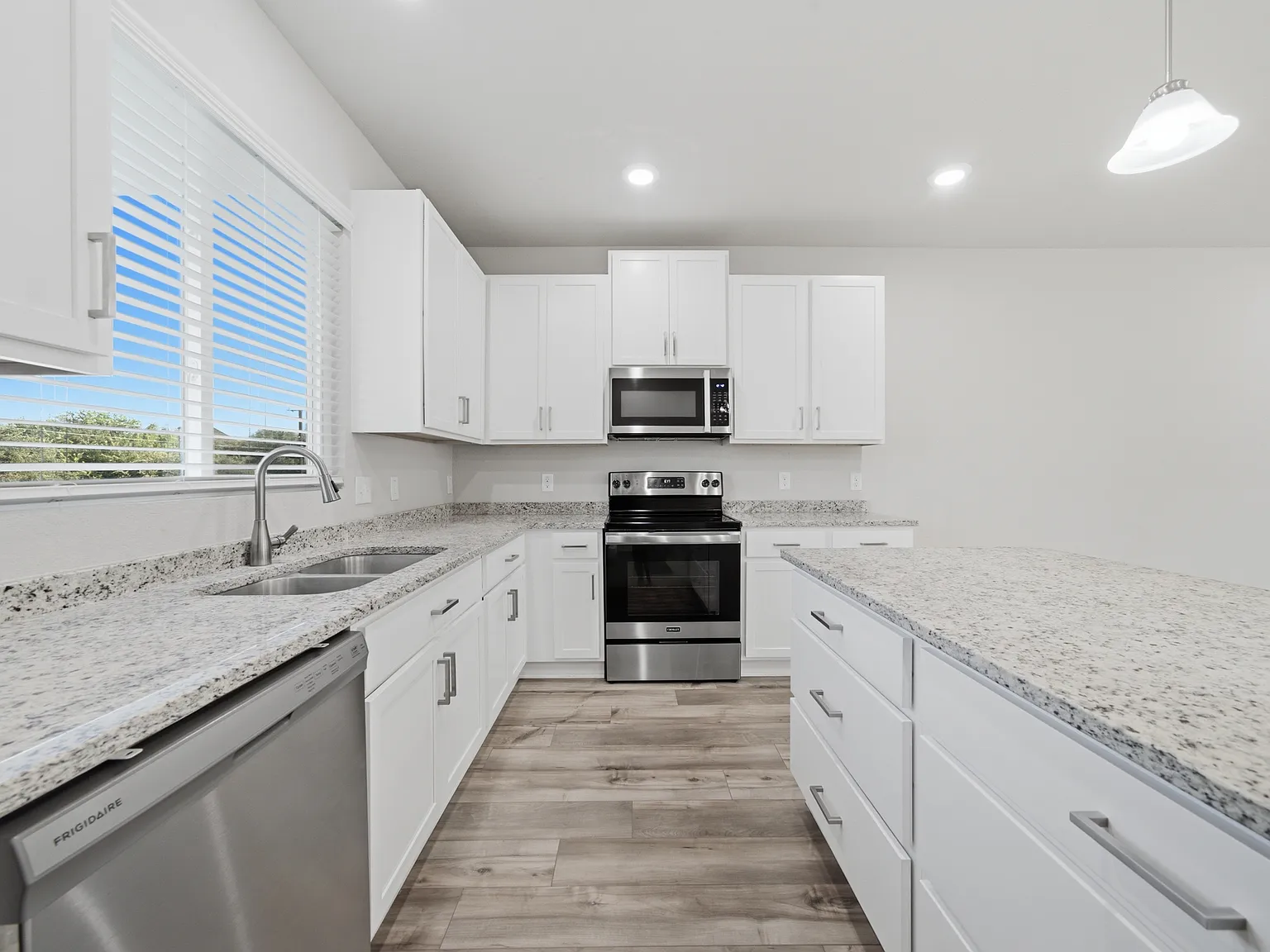 21527 Sir Walter Ln — Photo 4
