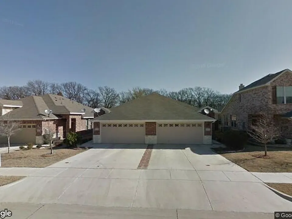 1426 Ravenwood Dr