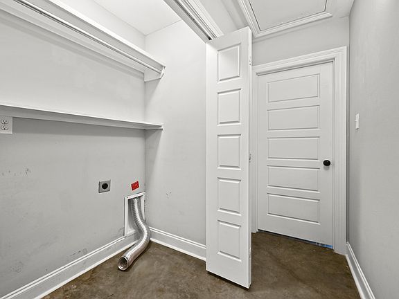 4th image of 32590 Weiss Rd