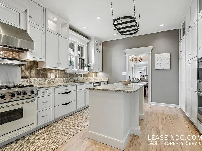 4927 Eskridge Ter NW — Photo 11