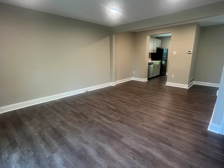 127 Old Meadow Rd — Photo 4