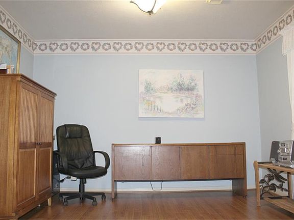 3rd image of 8511 Leafdale Dr
