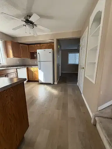 4 bed, 1.5 bath, 1283 sqft, $1,800 — Photo 2