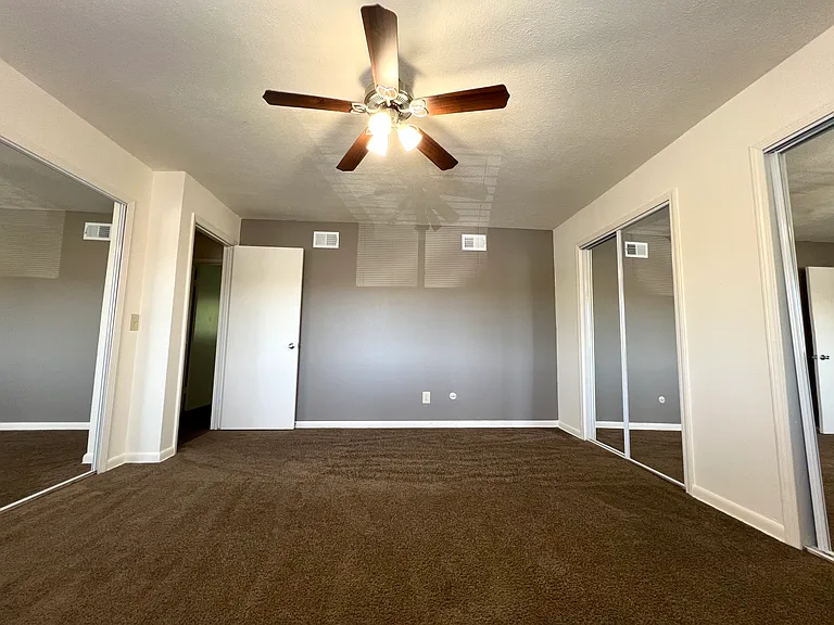 Mayfair Apartments — Photo 61