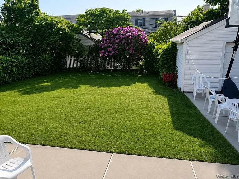 162 Colonial Ave — Photo 18