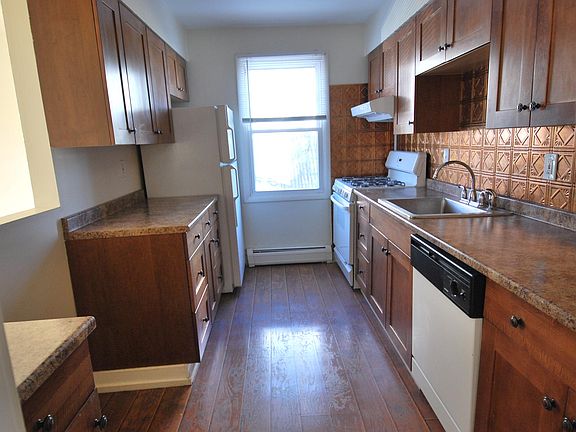 2nd image of 11A Piermont Ave #11A