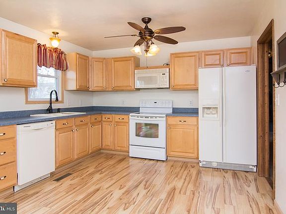 5th image of 111 Heritage Dr